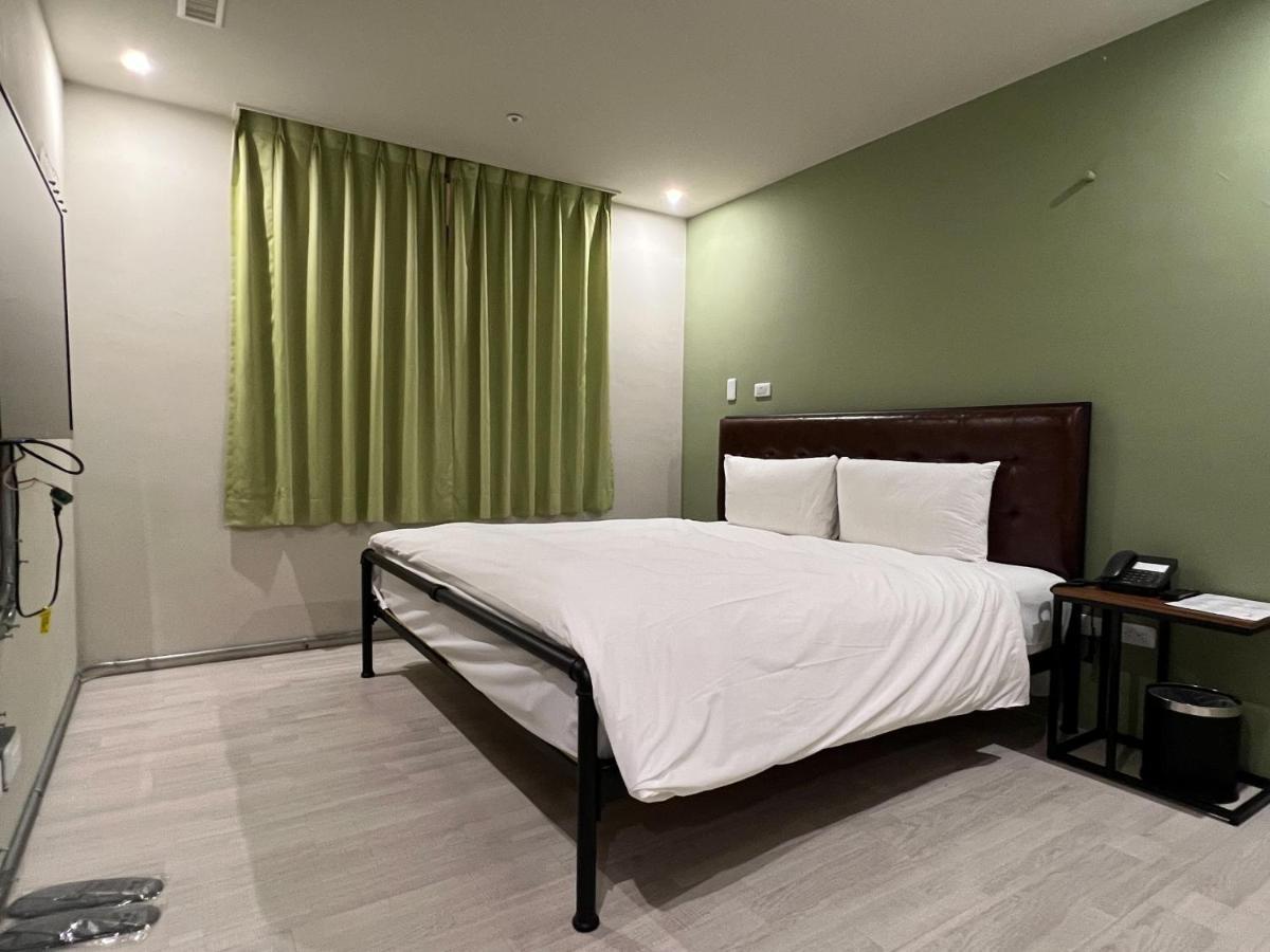 Saint Hostel Beigang Bagian luar foto