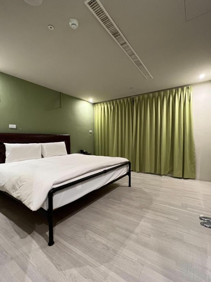 Saint Hostel Beigang Bagian luar foto