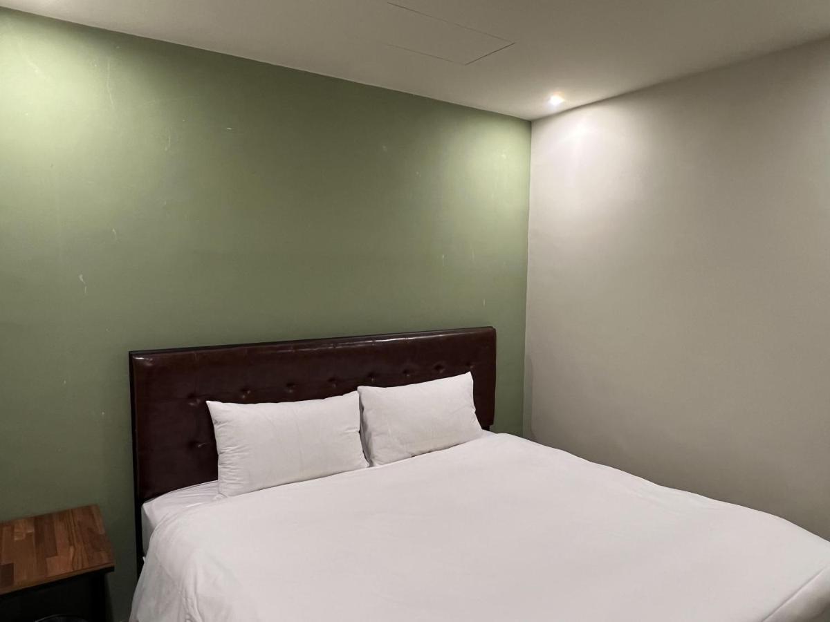 Saint Hostel Beigang Bagian luar foto