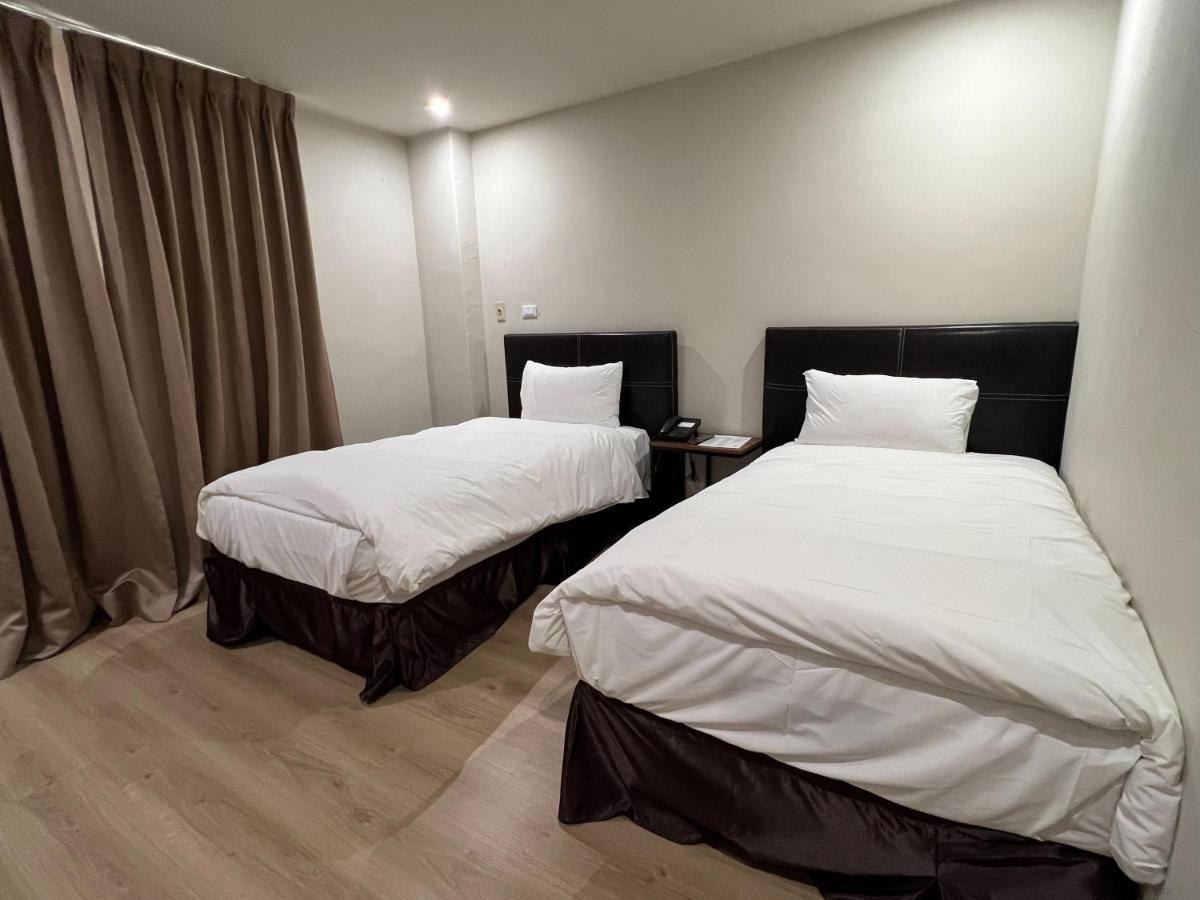 Saint Hostel Beigang Bagian luar foto