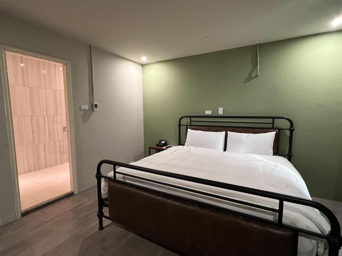 Saint Hostel Beigang Bagian luar foto